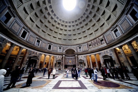 Налог в 2$ при посещении Римского пантеона будет введен в Мае 2018.